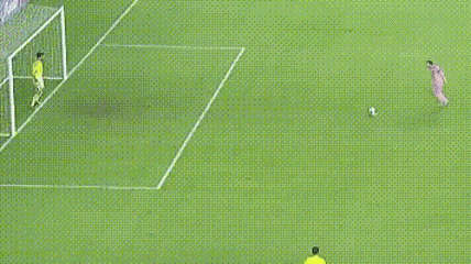 球救主！迈阿密国际晋级美冠杯4强0-2到3-2绝杀！梅西双响造3(图2)